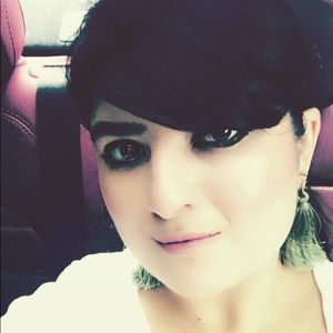 Meet your Posher, Anam